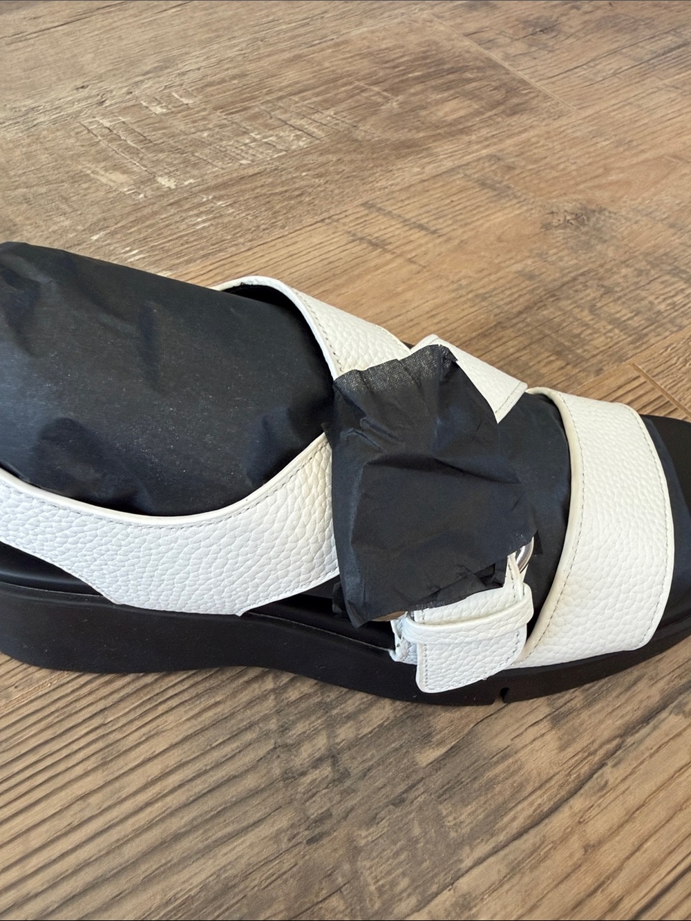 Aerosoles White Pebbled Leather Slide Sandal with Black Sole